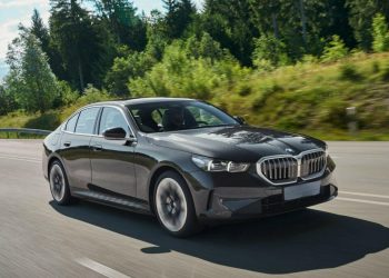 5-step Fast charging BMW 530e