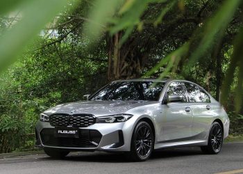 BMW 325i: How many miles you can go