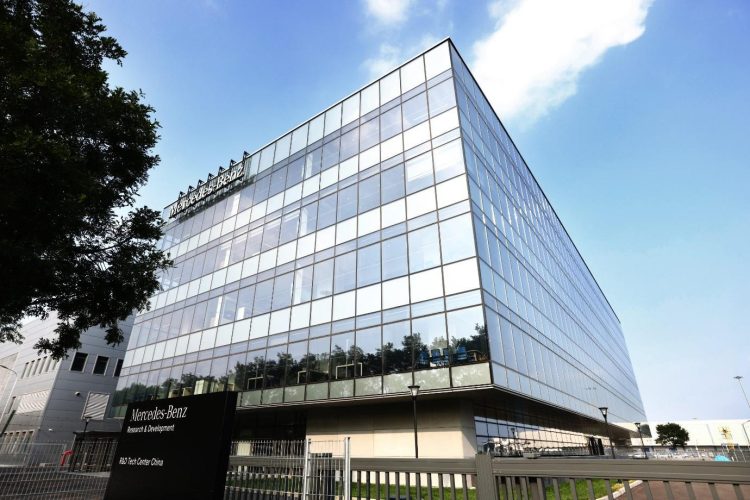 Mercedes Benz plans to open a battery research and development center in Germany