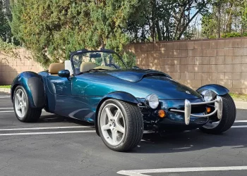 Is the 1998 Panoz AIV Roadster Worth $39,500 as a Fair-Weather Companion?