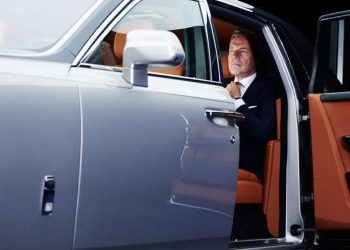 What Makes the Rolls-Royce Phantom the Pinnacle of Luxury and Automotive Excellence?