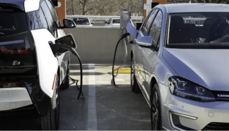 The Rise of the Electric Vehicle Market: Can Traditional Car Brands Tackle Emerging Challenges?