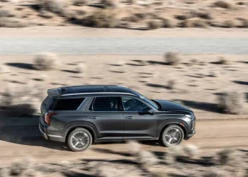 Why Are So Many 2025 Hybrids Outperforming Full Electrics in Real-World Tests?