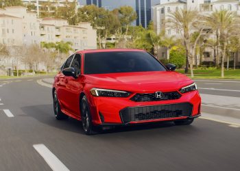 Why Is Honda Delaying Full EV Commitment Despite Industry Pressure?