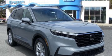 Can You Really Feel the Difference Between Rear-Wheel and Front-Wheel Drive in Urban Cars?